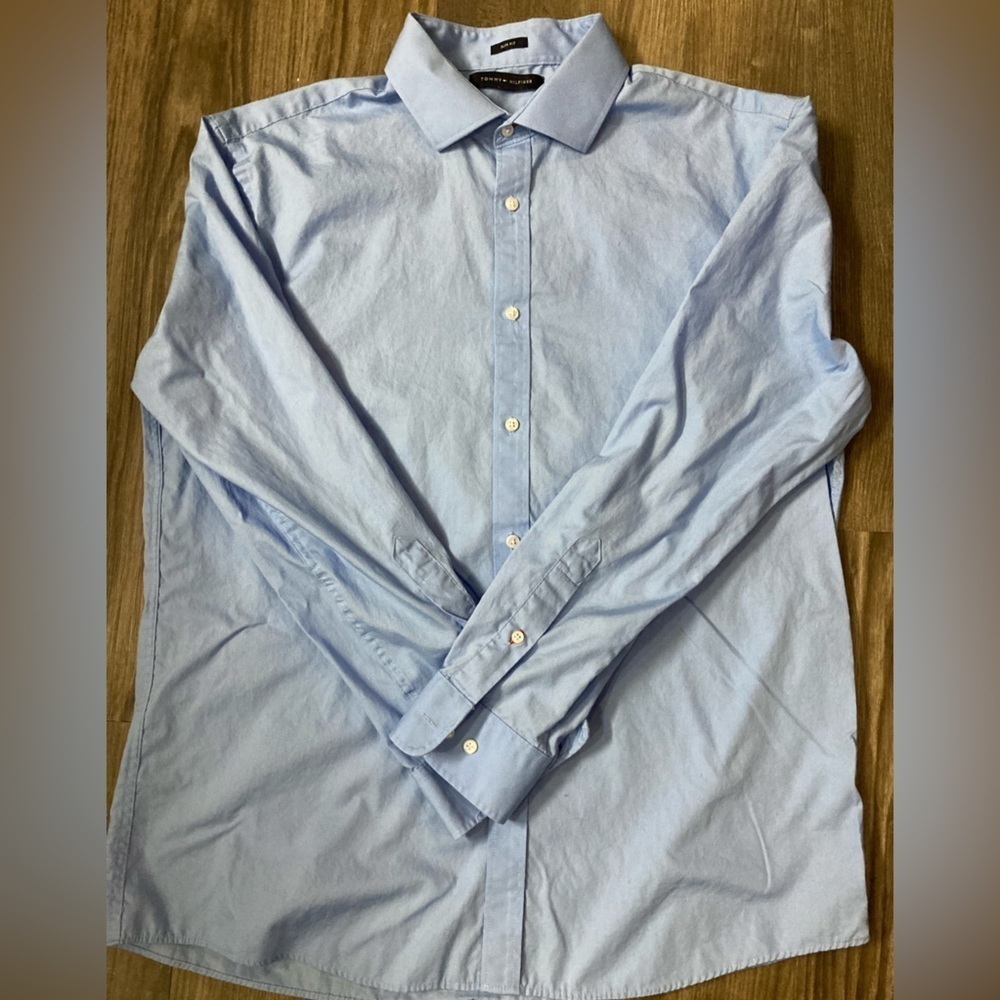 Tommy Hilfiger Men’s Large Slim Fit Light Blue Button Down Shirt